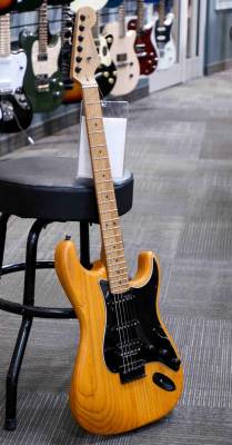 Store Special Product - Fender - Limited Edition American Professional II Stratocaster HSS HT, Roasted Maple Fingerboard - Aged Natural